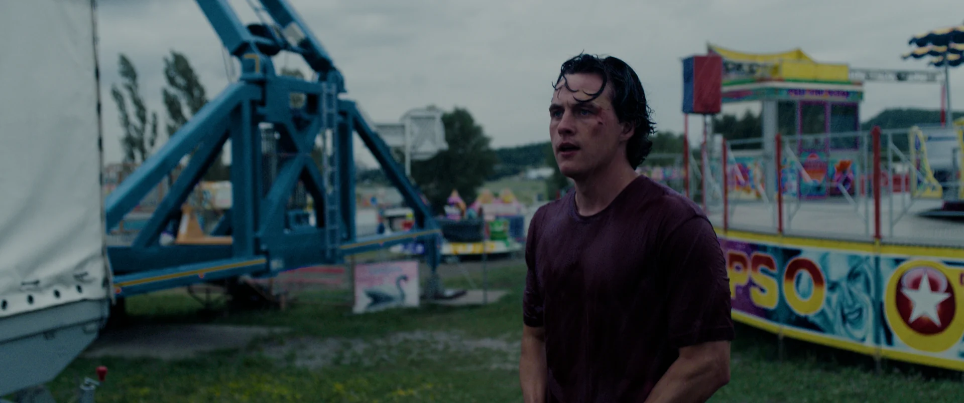 Alan medzi kolotočmi vo filme Posledná sezóna
